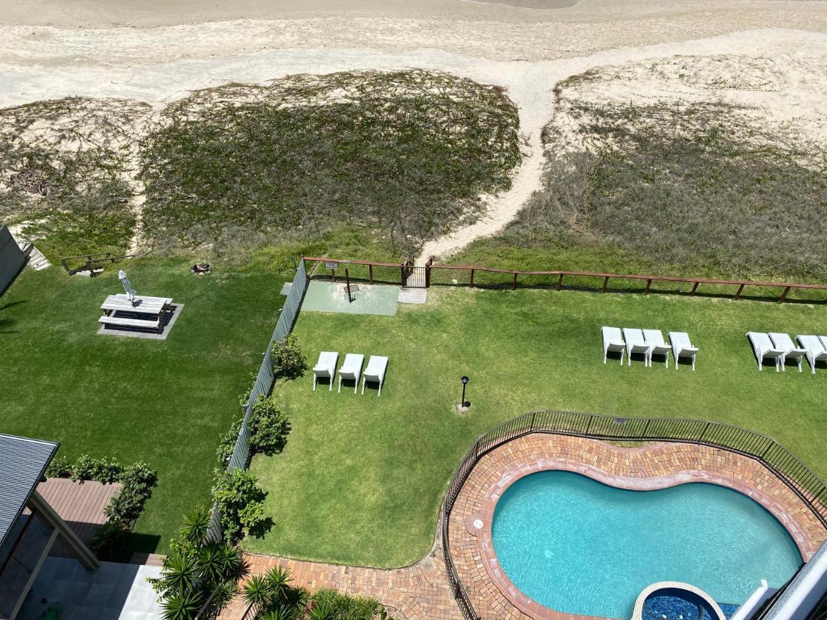 Spindrift On The Beach - Absolute Beachfront Mermaid Beach Exterior photo