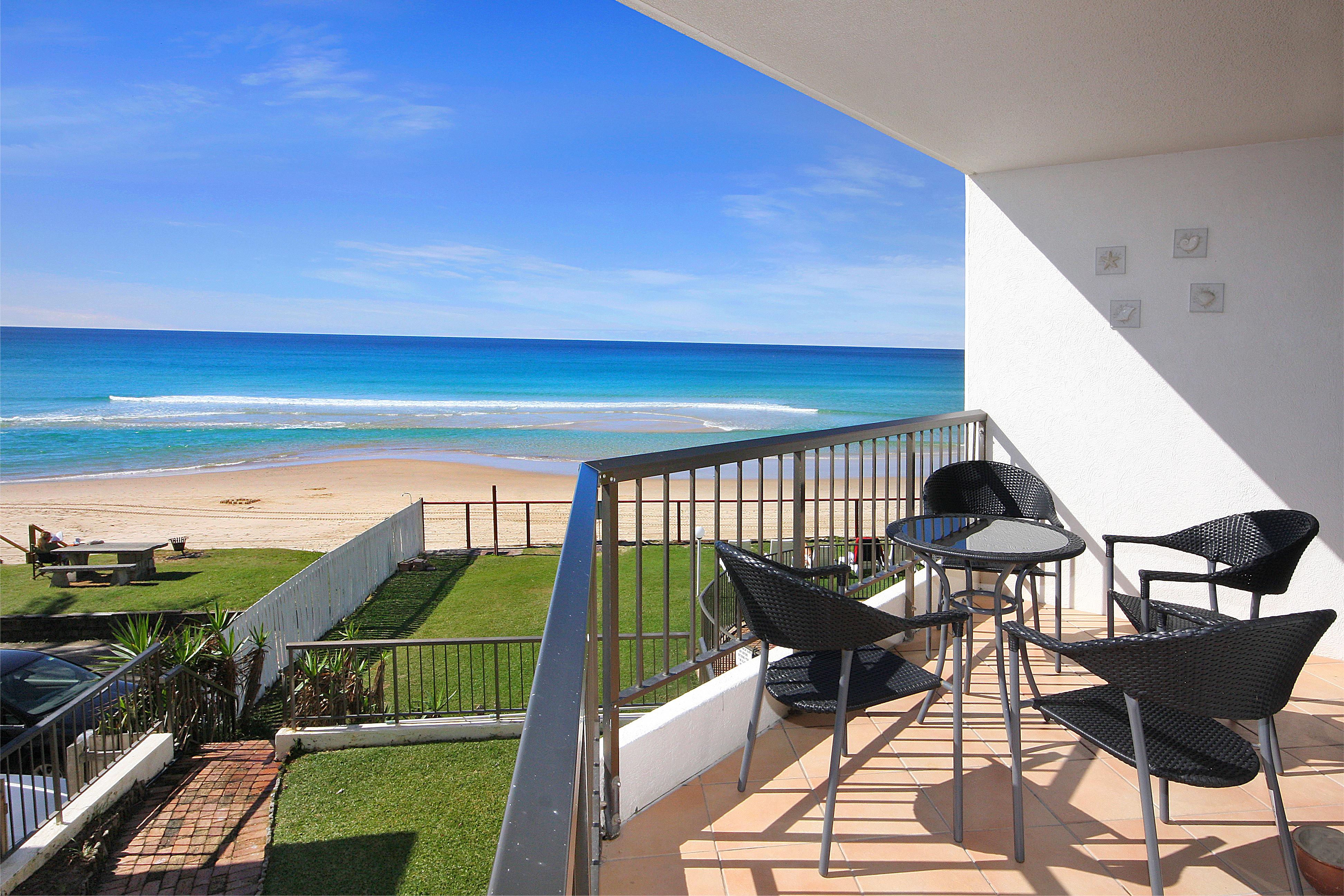 Spindrift On The Beach - Absolute Beachfront Mermaid Beach Exterior photo